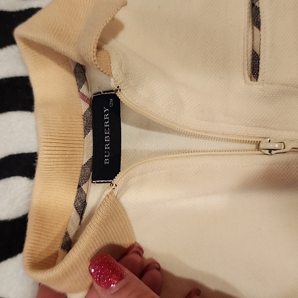 Burberry - Picture 2 of 2